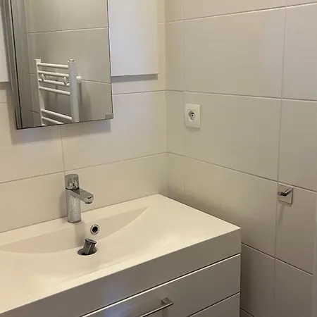 Appartement 3 Pieces, 6 Pers, Proche Centre, Terrasse, Parking Châtel