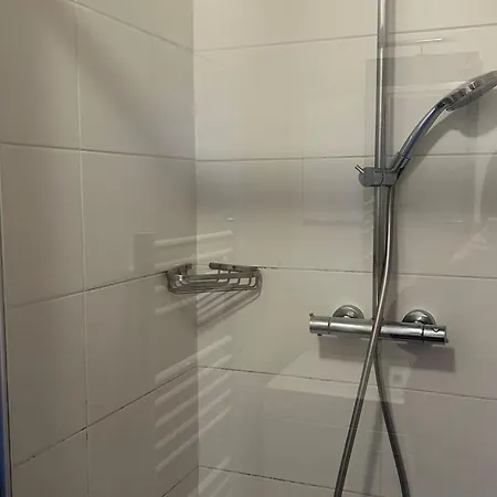 3 Pieces, 6 Pers, Proche Centre, Terrasse, Parking - Fr-1-676-181 *